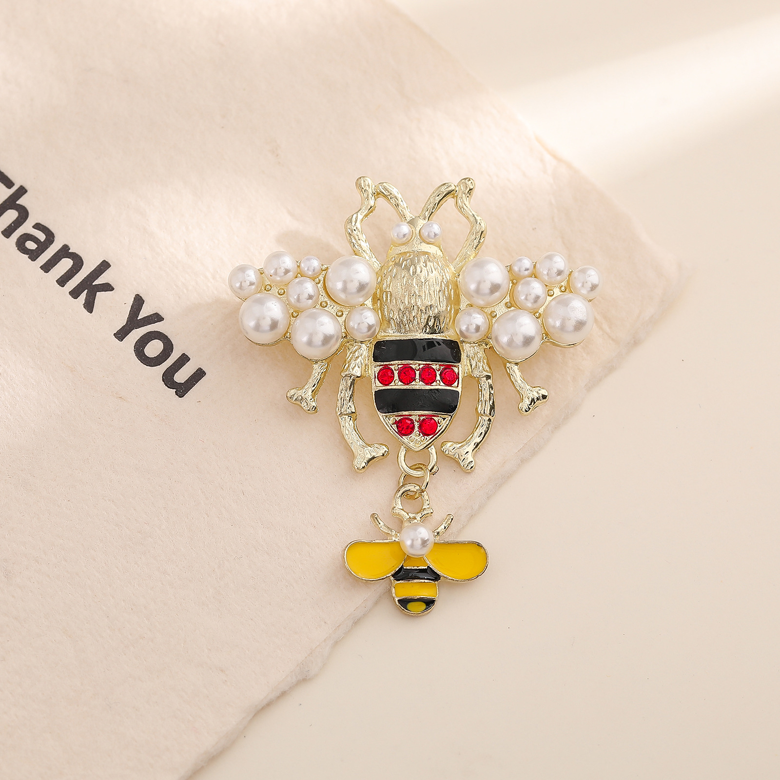 1Pc Vintage Bee Brooch for Wom - Men'S Accessories Trends 2025 incelemesi ve fiyatı