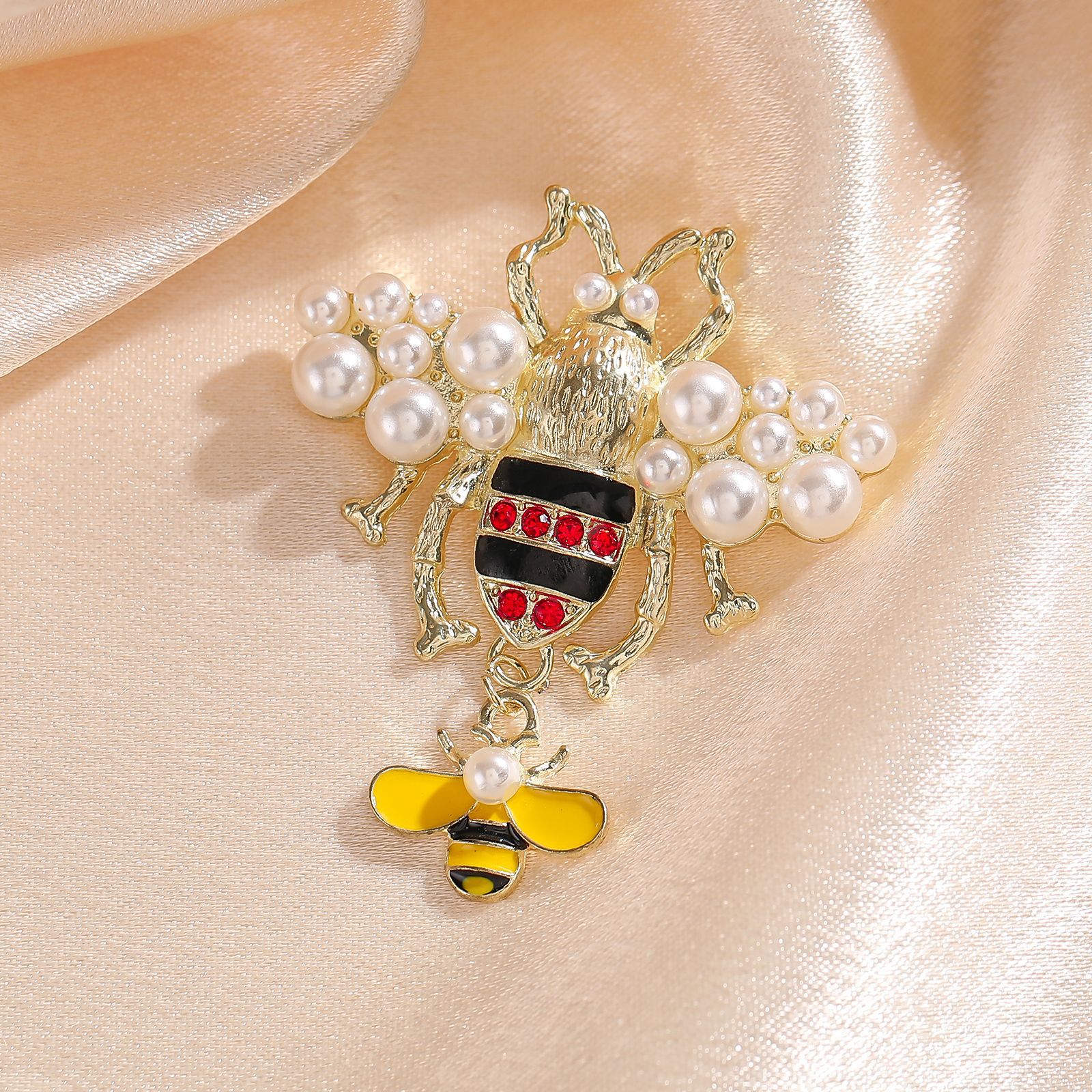 1Pc Vintage Bee Brooch for Wom - Men'S Accessories Trends 2025 incelemesi ve fiyatı