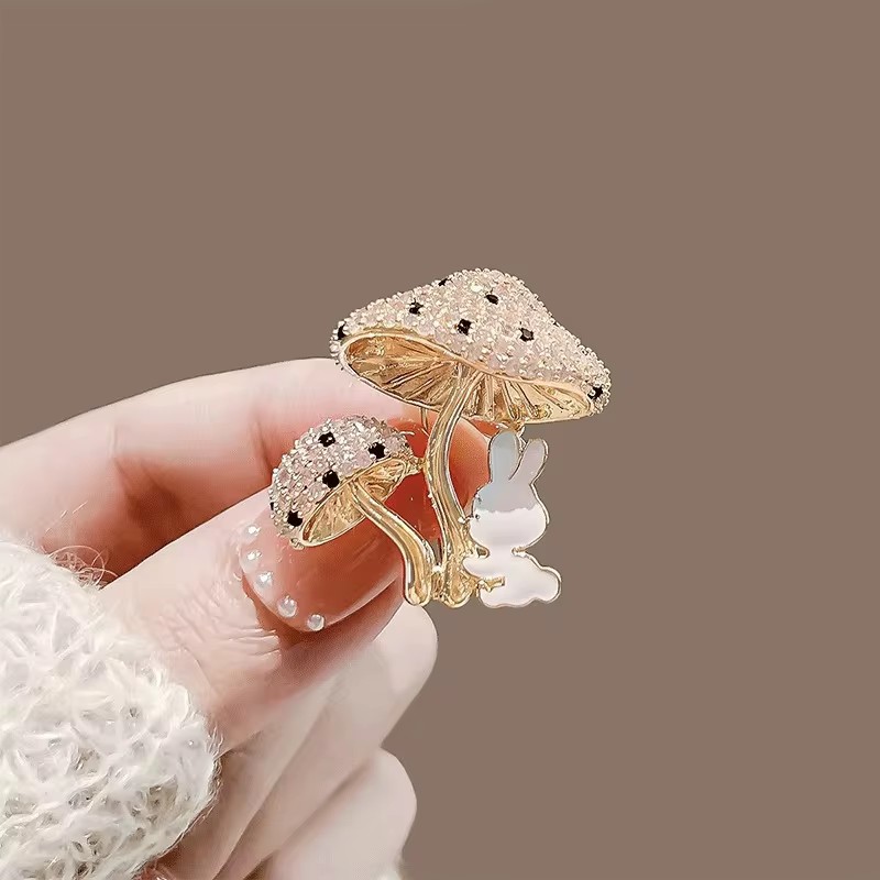 Romantic Rabbit Brooch for Men - Men'S Accessories Trends 2025 incelemesi ve fiyatı