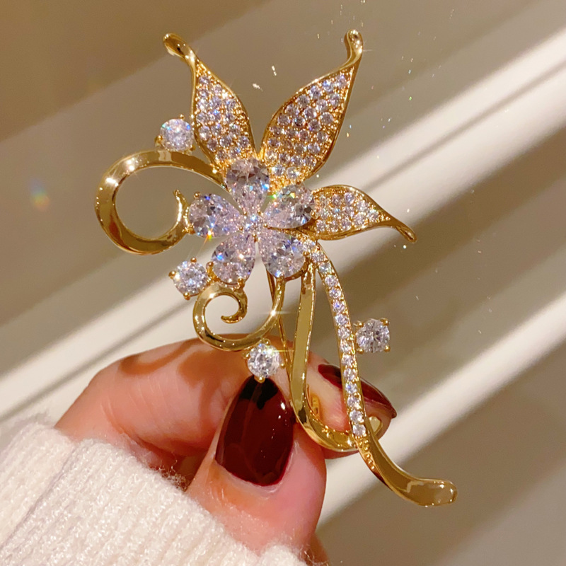 1Pc Vibrant Flower Brooch for  - Men'S Accessories Trends 2025 incelemesi ve fiyatı