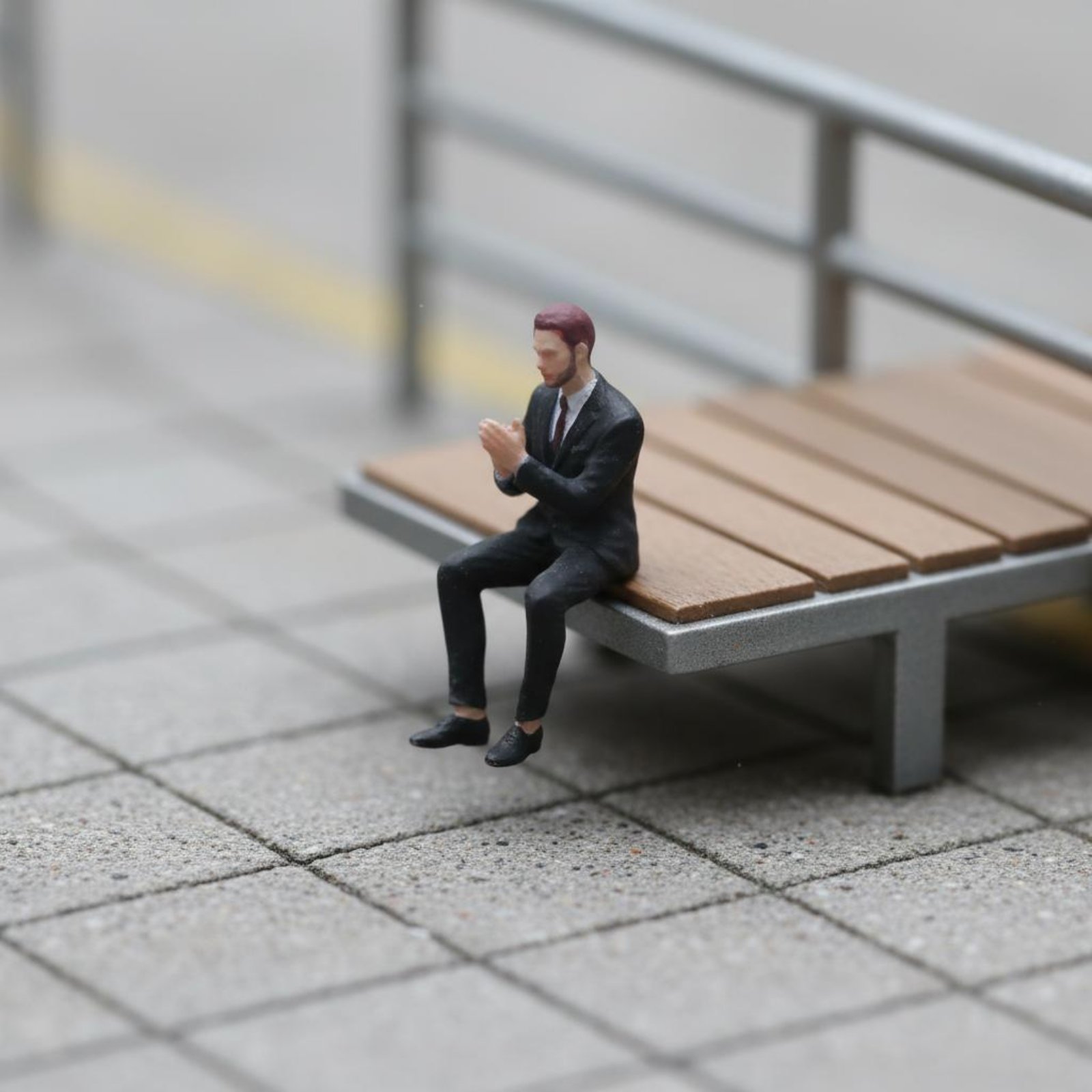 1:64 Scale Sitting Man Figure  - Men Accessories For Suit incelemesi ve fiyatı
