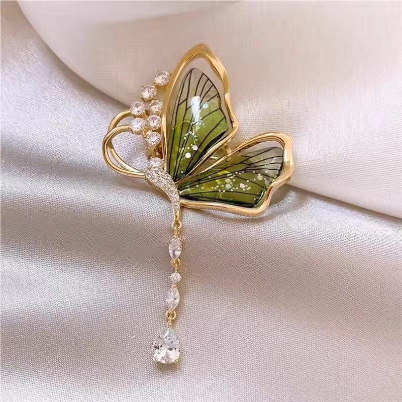 Delicate Butterfly Brooch for  - Men'S Accessories Trends 2025 incelemesi ve fiyatı