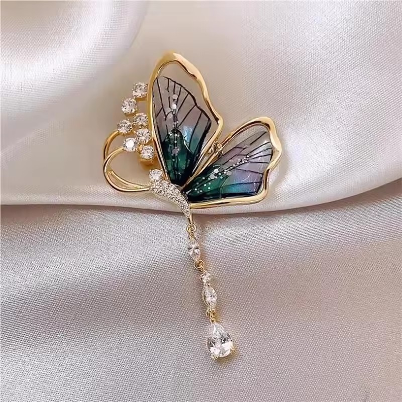Delicate Butterfly Brooch for  - Men'S Accessories Trends 2025 incelemesi ve fiyatı